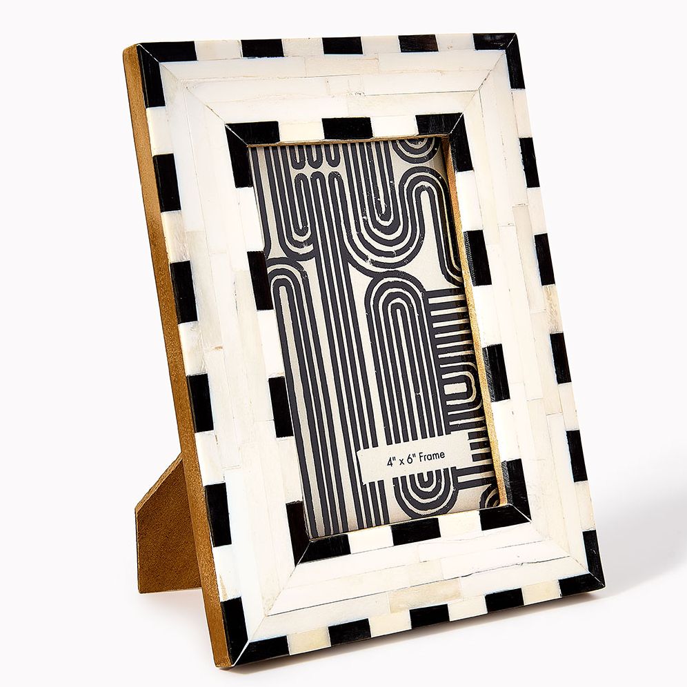Black and White Striped Border 4x6 Frame