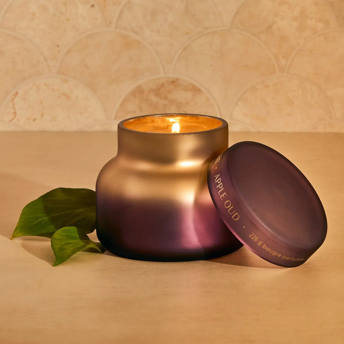 Apple Oud Signature Jar Candle 8 Oz