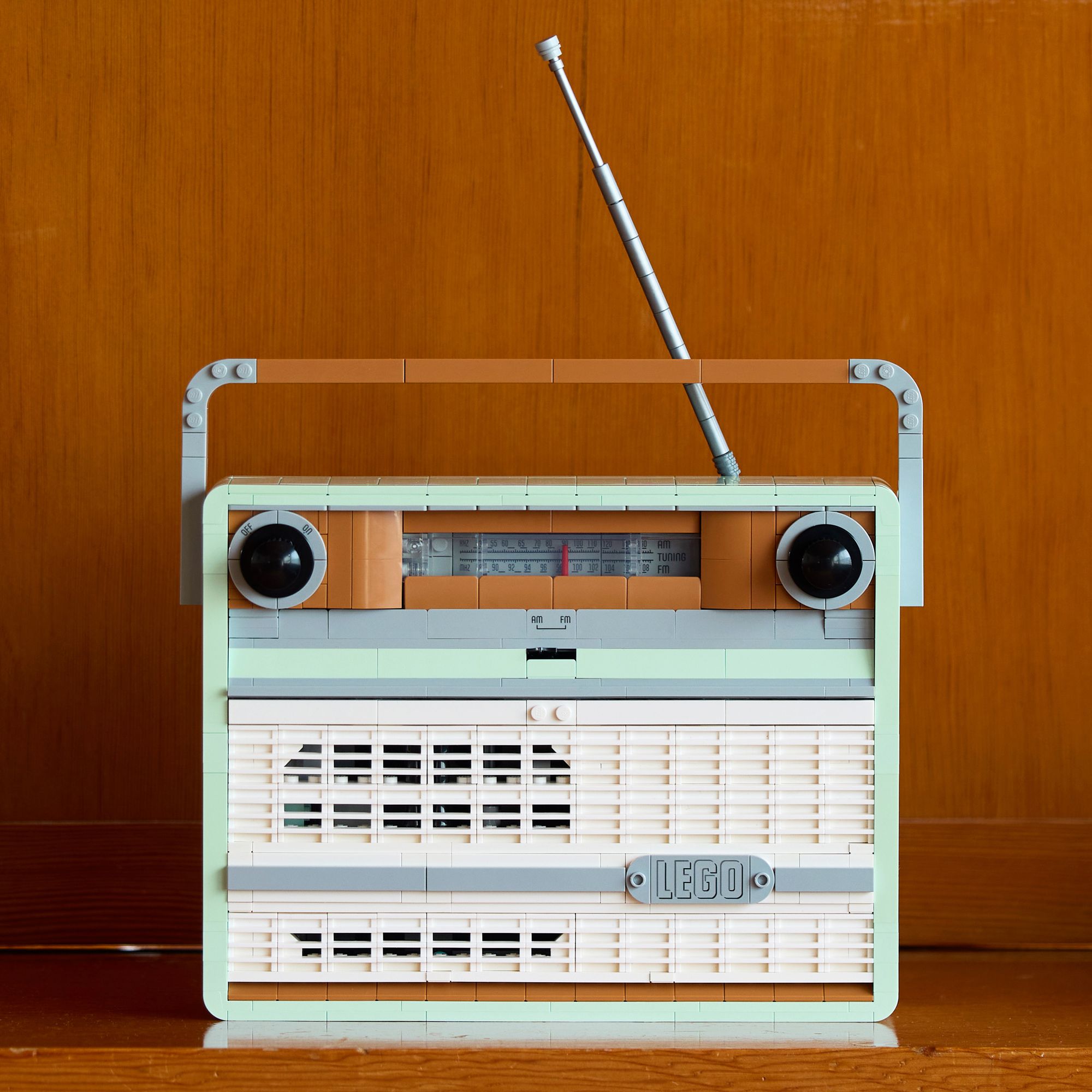 LEGO Icons Retro Radio 10334