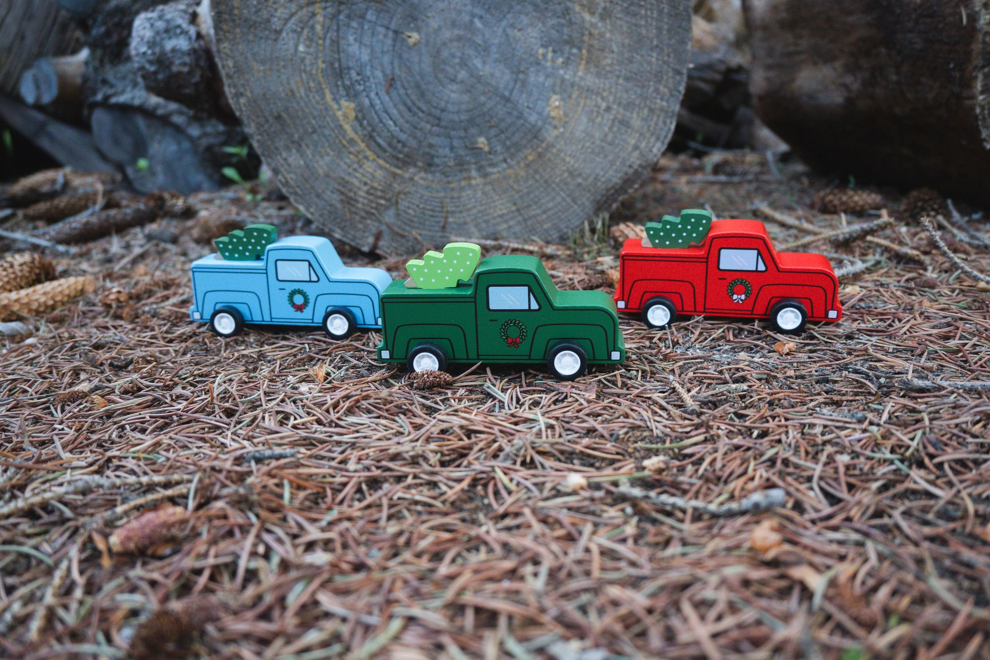 RETRO PICKUP W/ XMAS TREE PULLBACKS ASSORTMENT