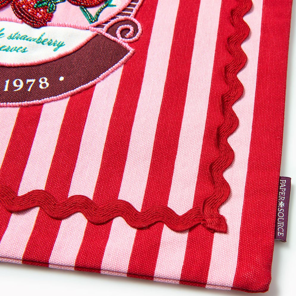 Strawberry Farm Beaded Tote