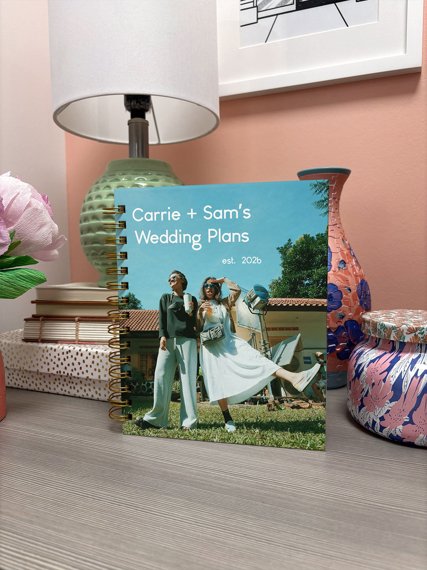 Planner using a custom photograph and text to create a wedding planner.