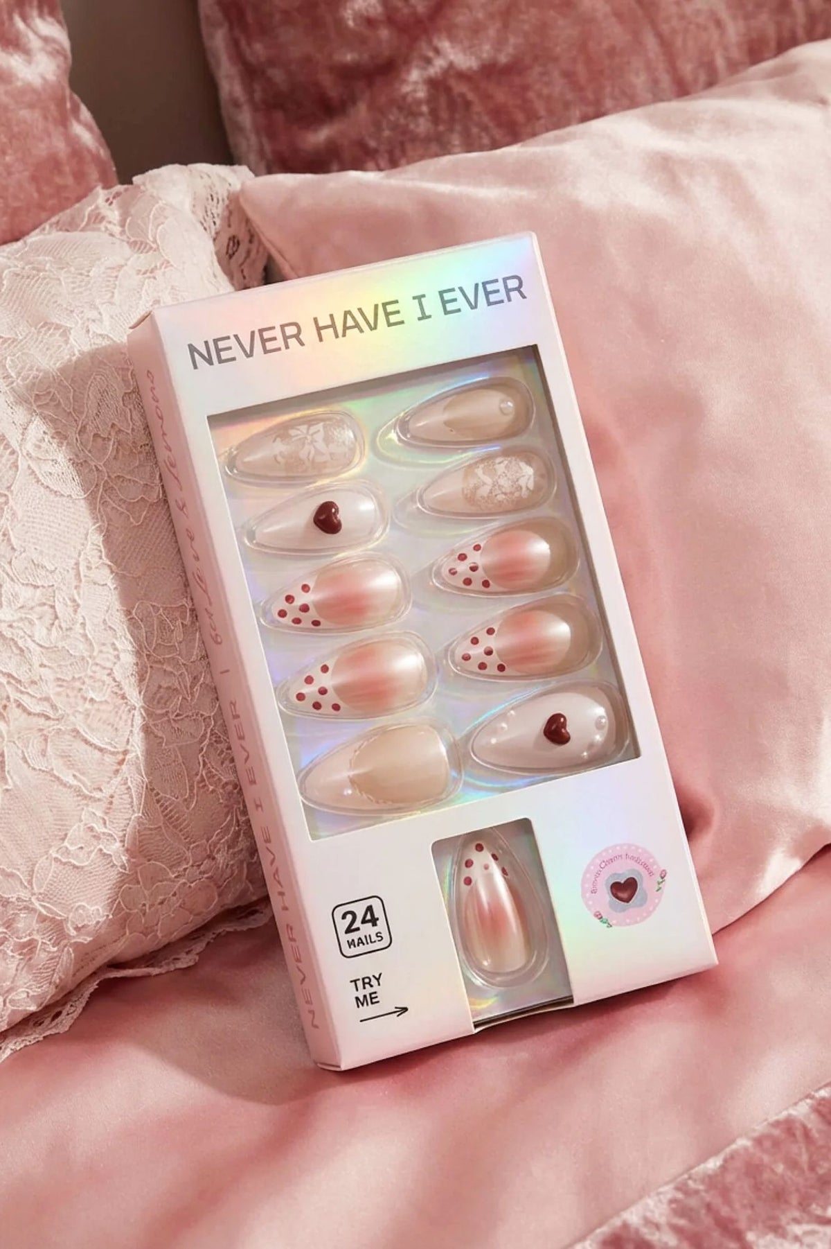 LOVER GIRL - ALMOND PRESS-ON NAILS