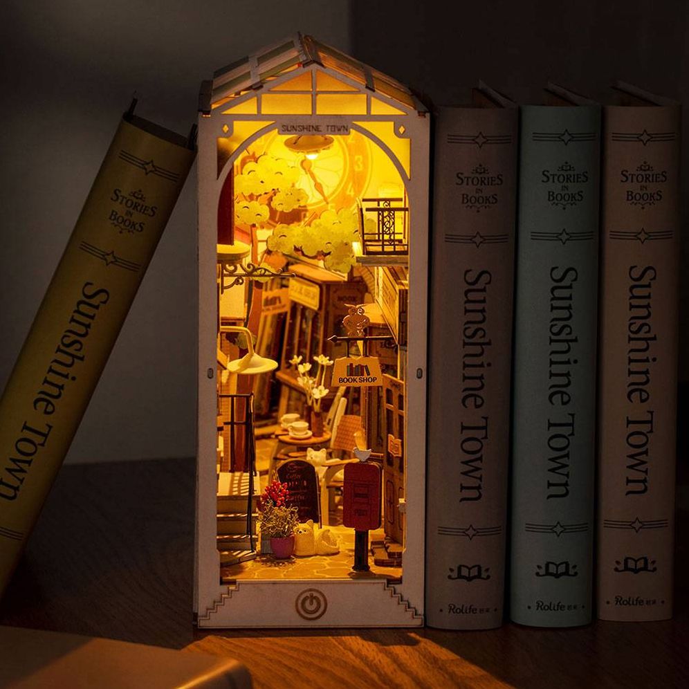 DIY Miniature Bookend: Sunshine Town | Paper Source