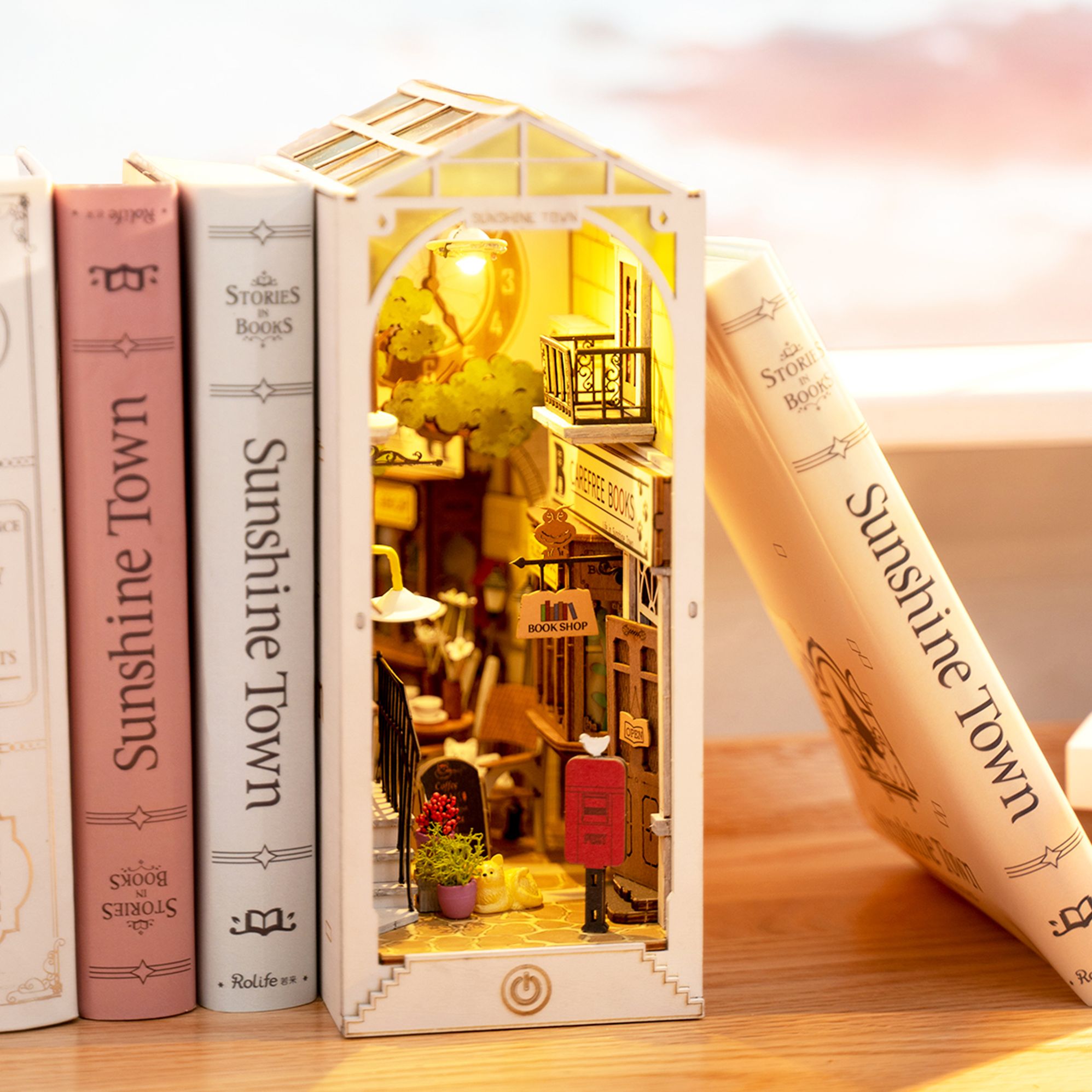 DIY Miniature Bookend: Sunshine Town | Paper Source