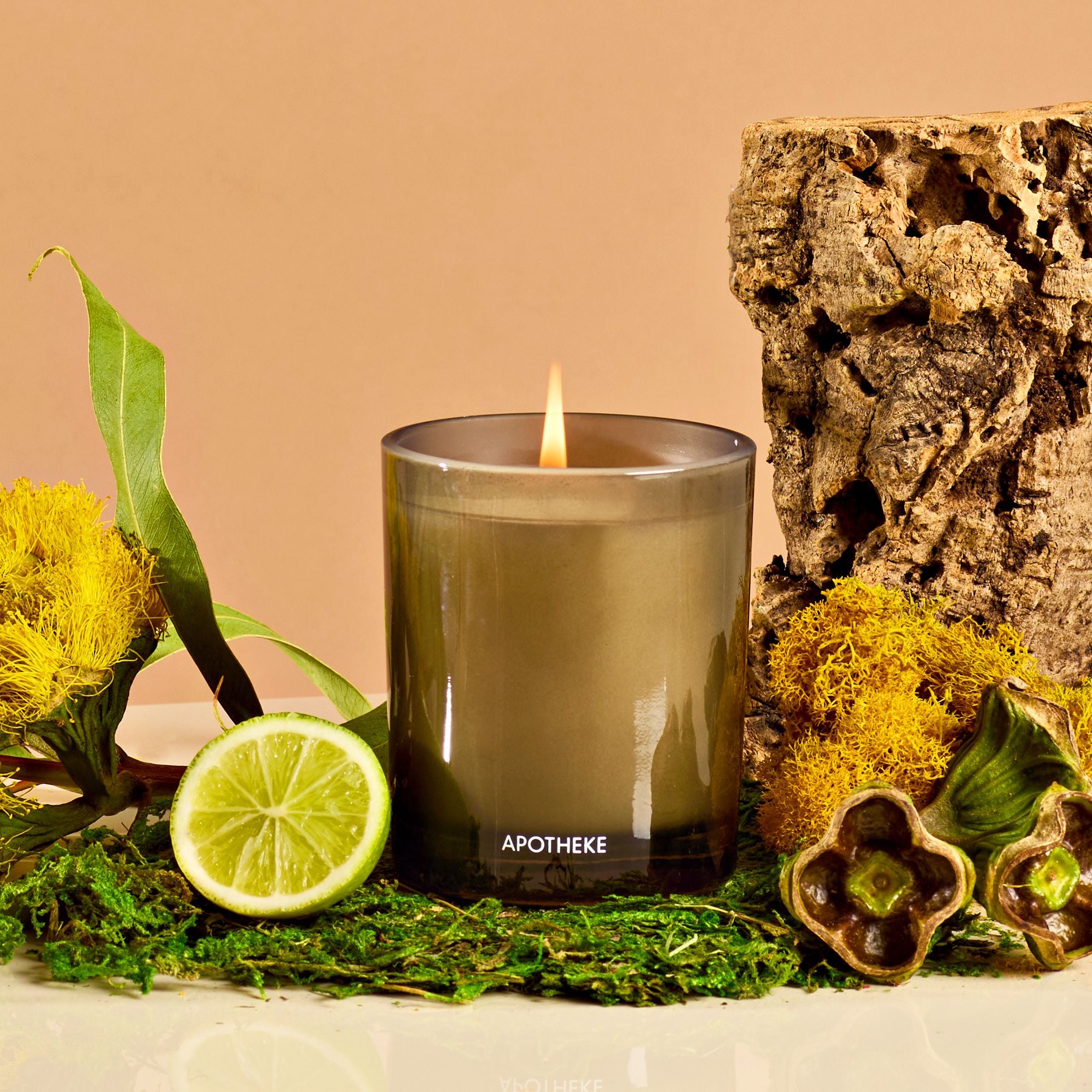 White Vetiver Petite Scented Candle