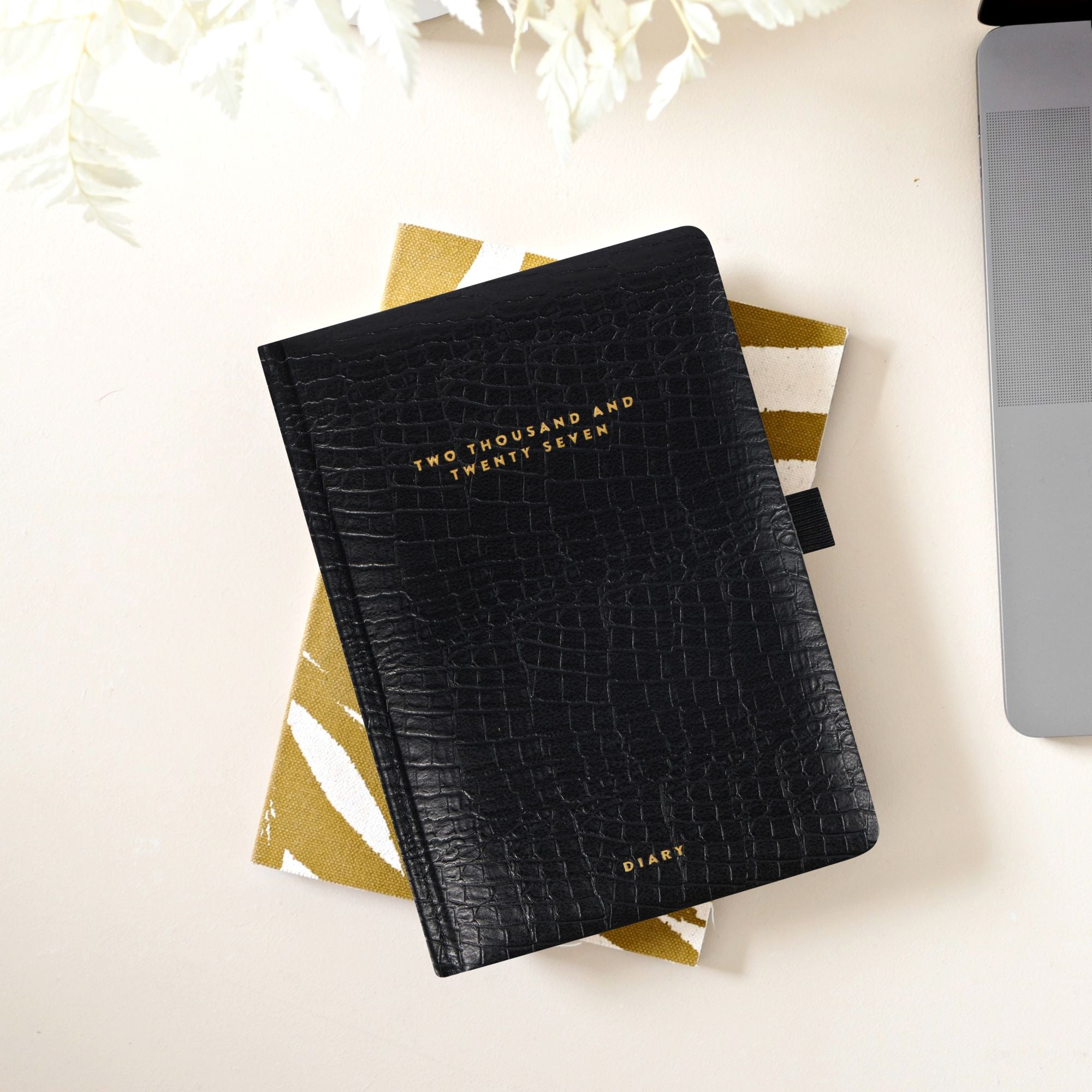 2027 Scribble & Dot - Prism Croc - Week-to-View Planner