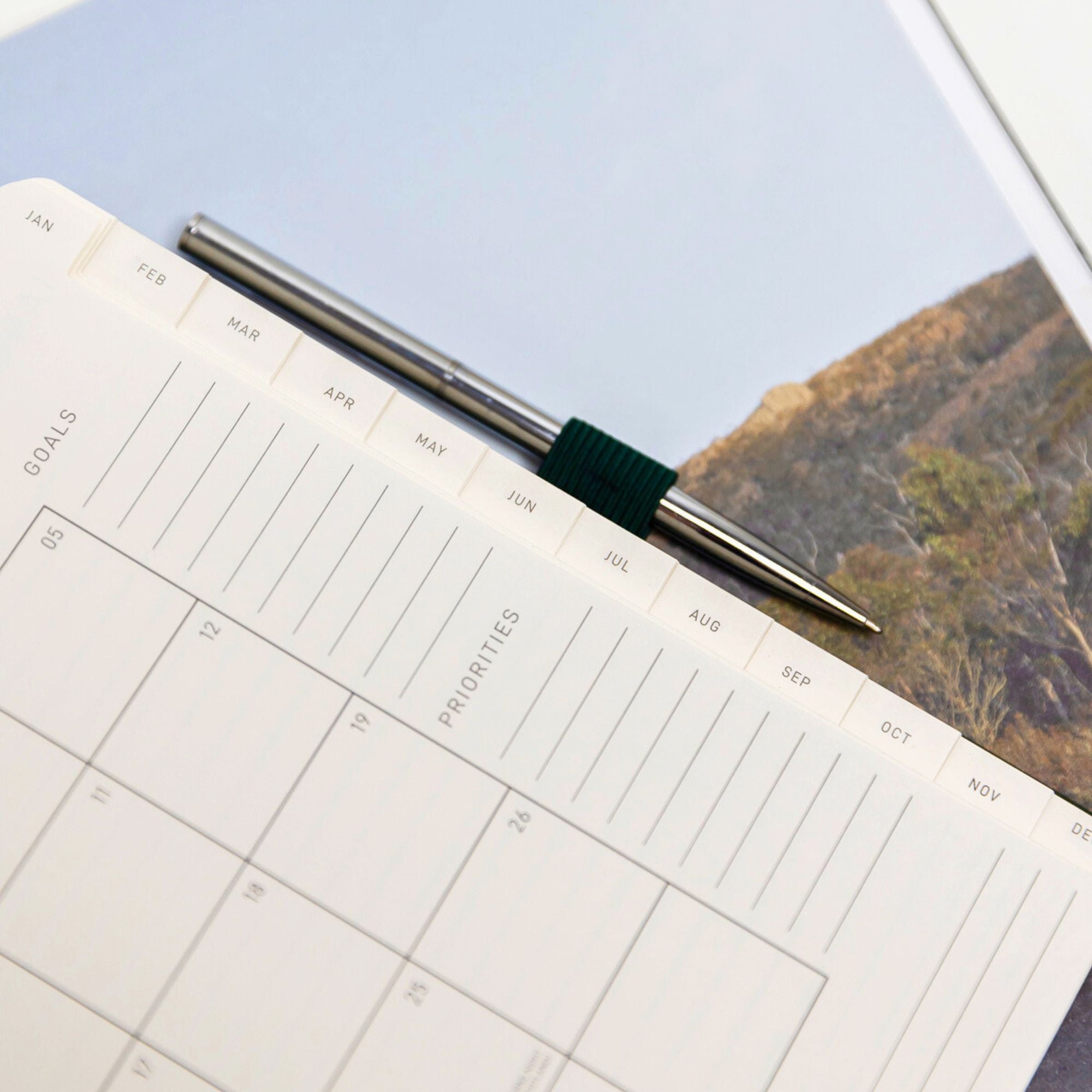 2027 Scribble & Dot - Prism Croc - Week-to-View Planner