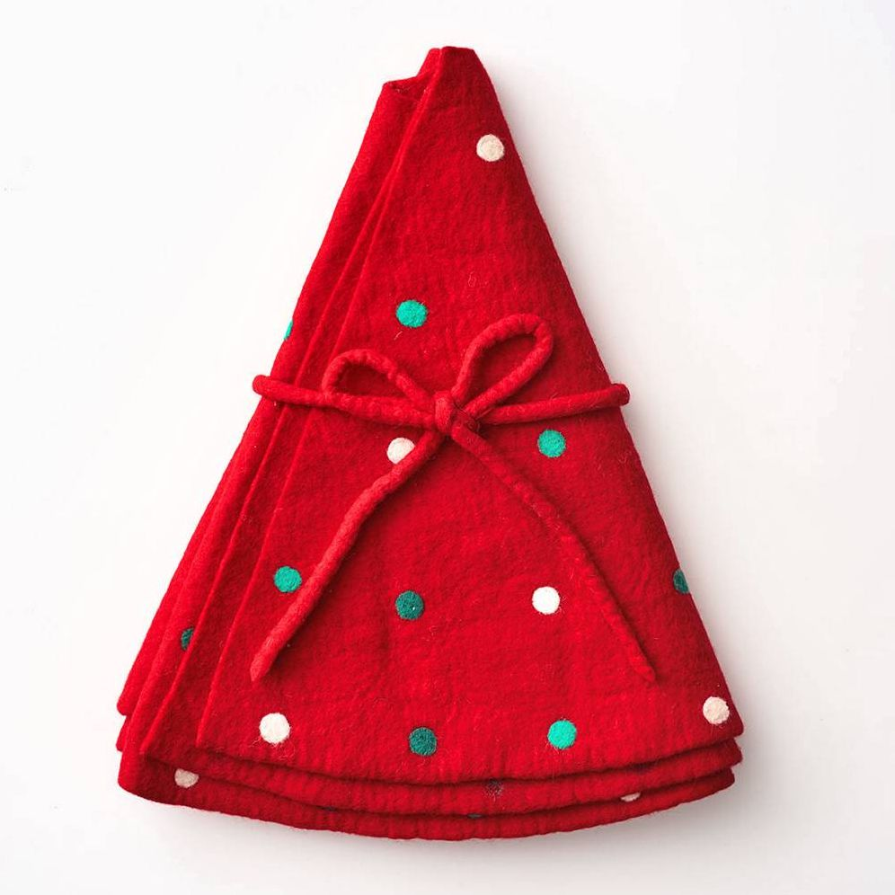 Red Dot Tree Skirt
