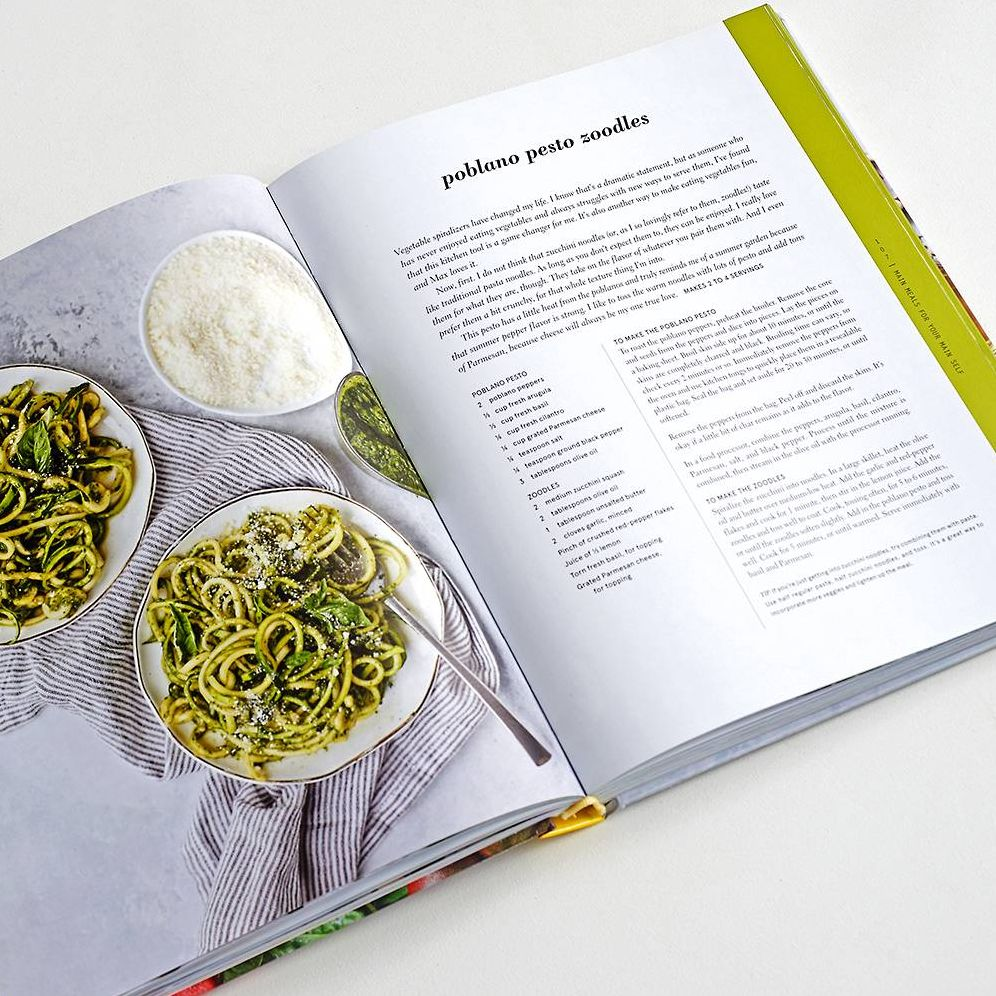 The Pretty Dish: More than 150 Everyday Recipes and 50 Beauty DIYs to Nourish Your Body Inside and Out: A Cookbook