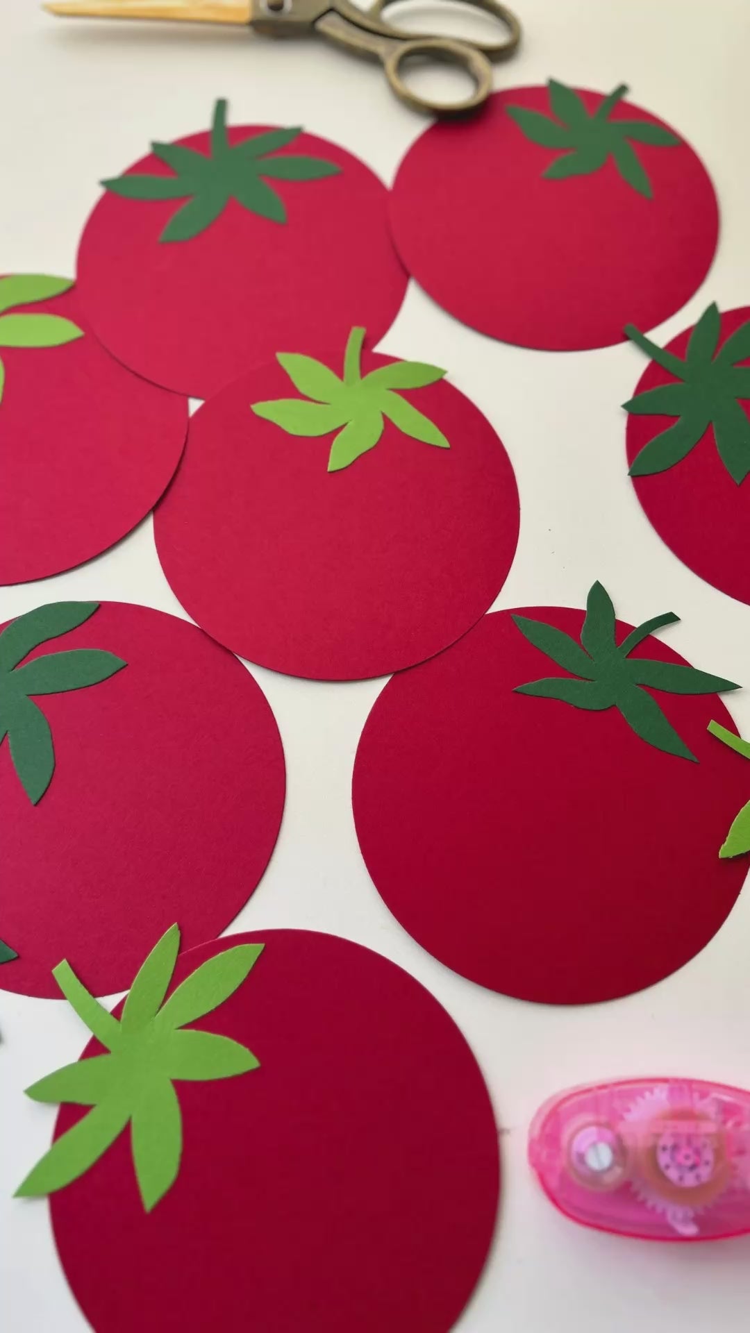 DIY video displaying how to create tomato coasters out of paper.