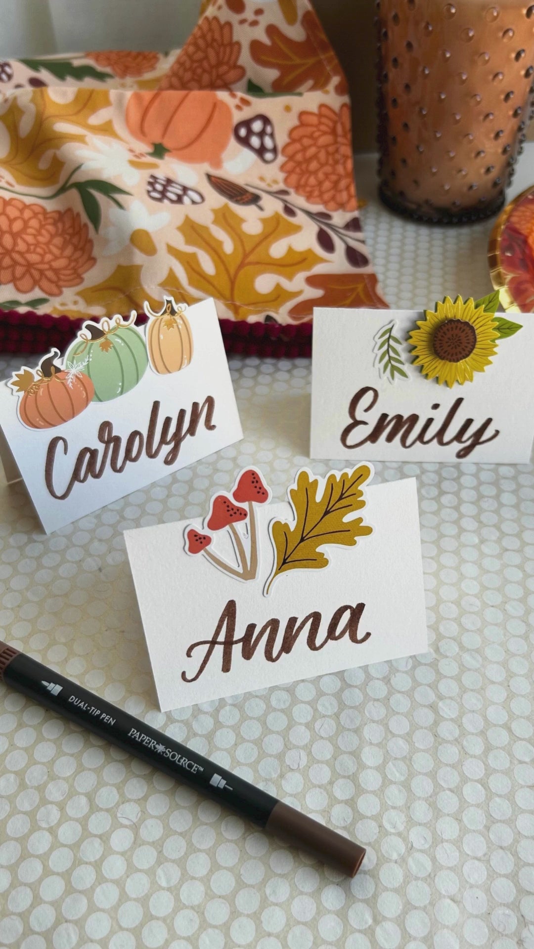 Video showing how to embellish fall and Thanksgiving themed place cards.